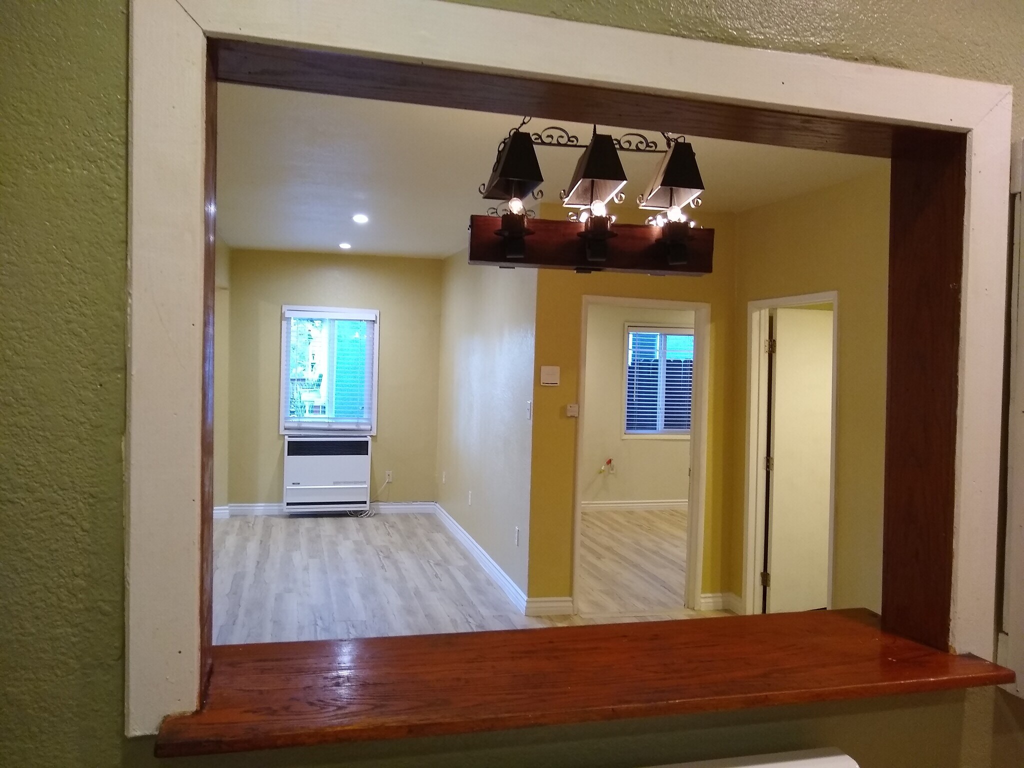 Building Photo - 2326 Riverside Dr