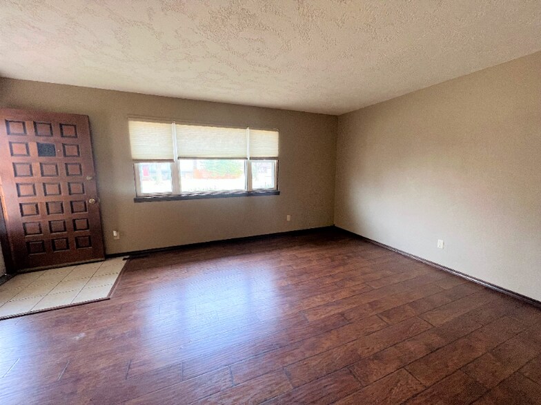 Building Photo - 1603 Timberline Dr