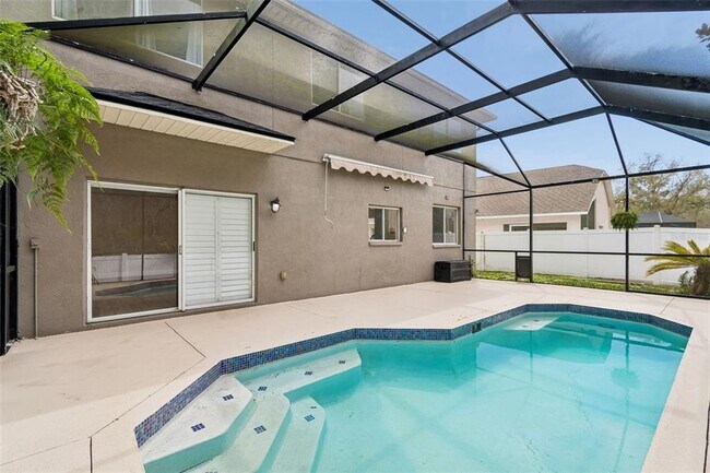 Building Photo - 18154 Sandy Pointe Dr