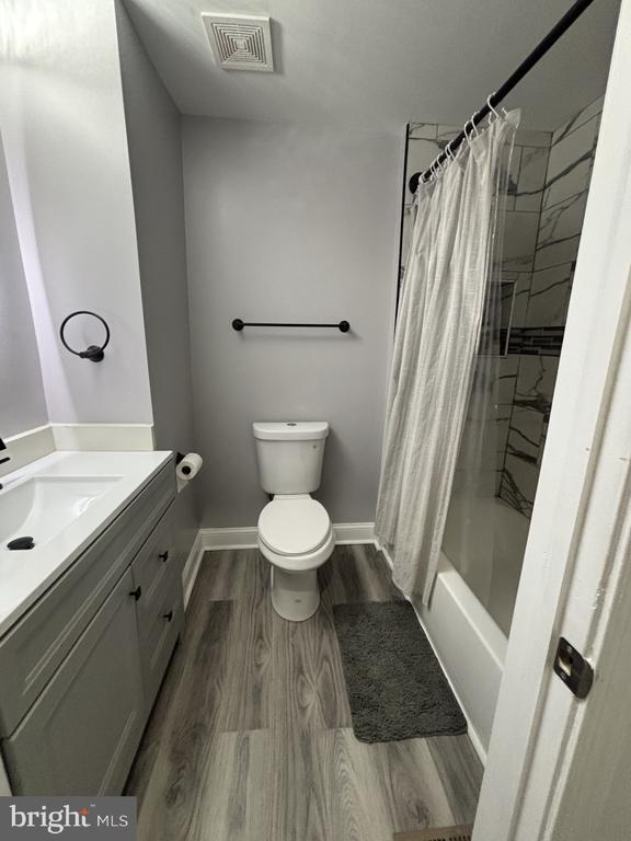 Building Photo - 3026 E Monument St