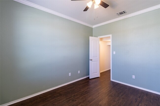 Building Photo - 11801 Jackson Fls Wy