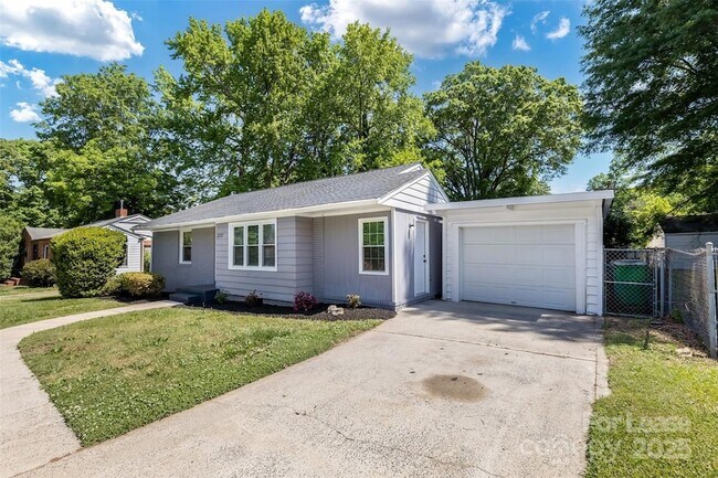 Building Photo - 2237 Ashley Rd