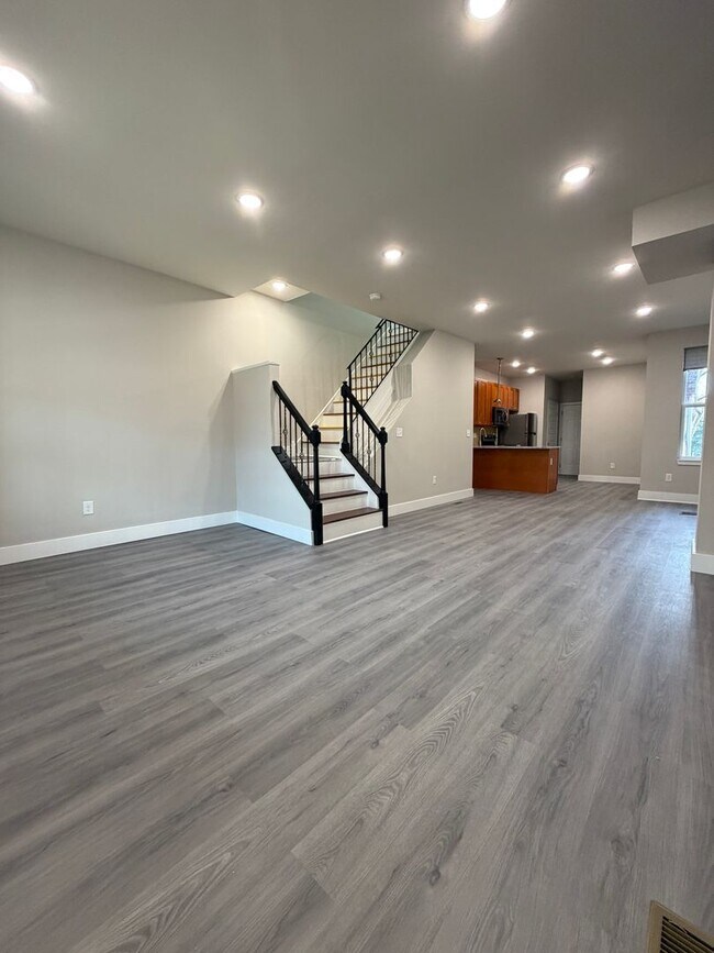 Building Photo - ??? NEWLY RENOVATED 3 BEDROOMS & 2.5 BATH HOUSE LOCATED IN HADDINGTON