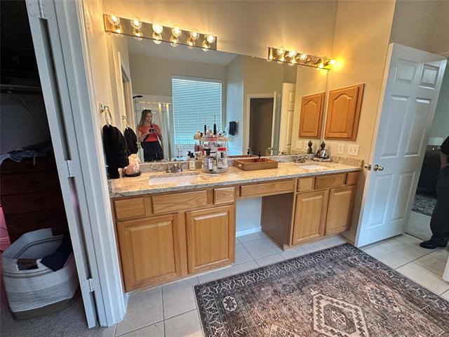 Building Photo - 2450 Streamside Ct