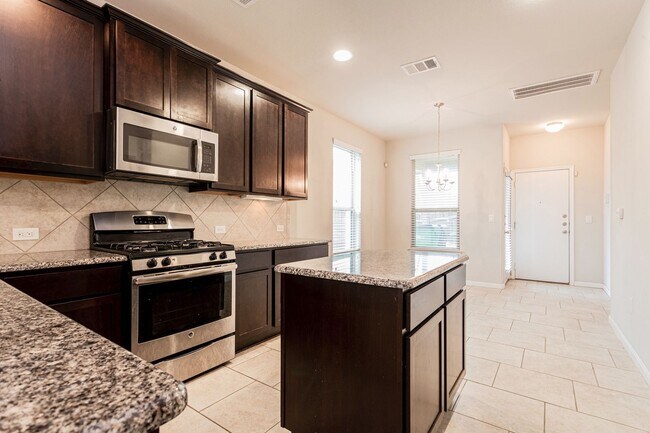 Building Photo - 605 Allenscreek Way-