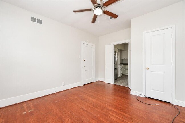 Building Photo - 5049 Jefferson St