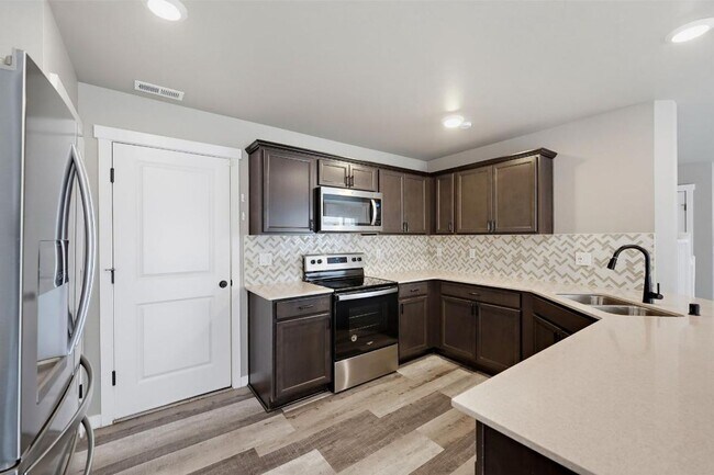 Building Photo - Spacious Newer Lacey Home | 3-Bed Home with A/C, Gas Fireplace, Bonus Loft & Fully Fenced Backyard!