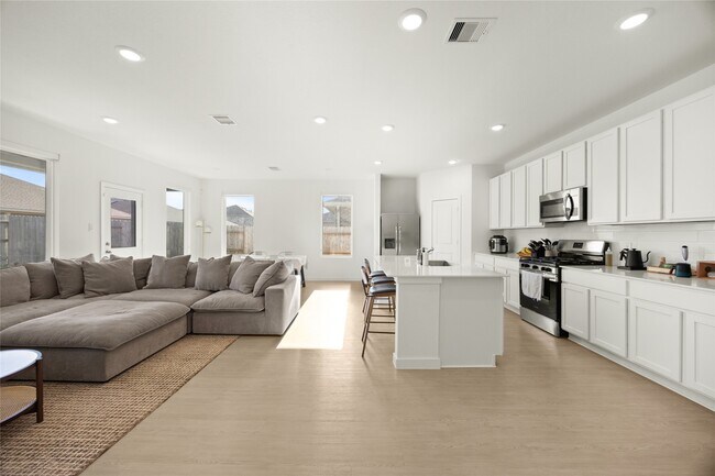 Building Photo - 26623 Prairie Smoke Ln