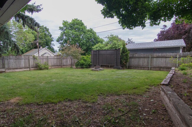 Building Photo - South Hill cute 2 Bed 1 Bath rancher with covered entertaining patio - Coming Soon 9/23