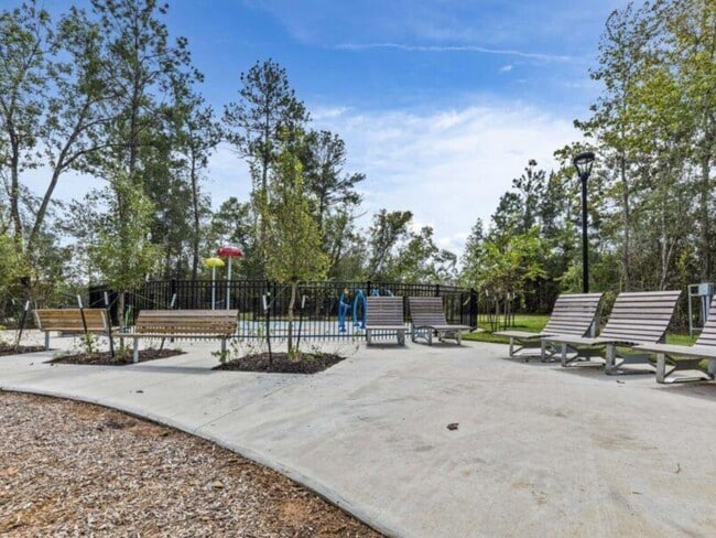 Building Photo - 277 Douglas Hls Dr