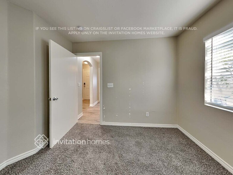 Building Photo - 4921 Sapphire Light St