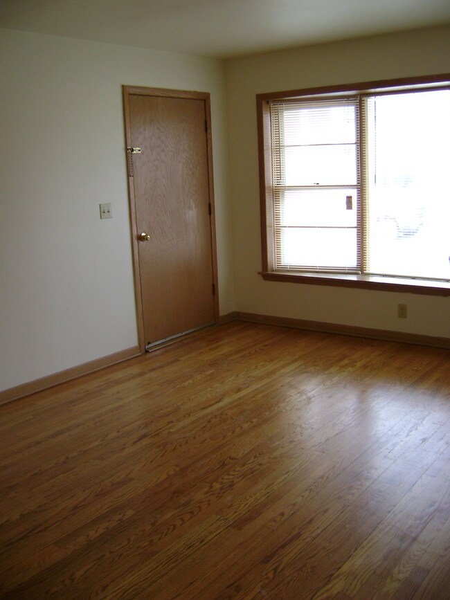 1211 Lambeth Rd 1211 Lambeth Rd Waukesha WI 53189 Apartment Finder