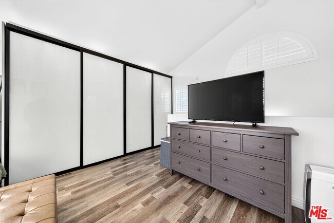 Building Photo - 6257 Bluebell Ave