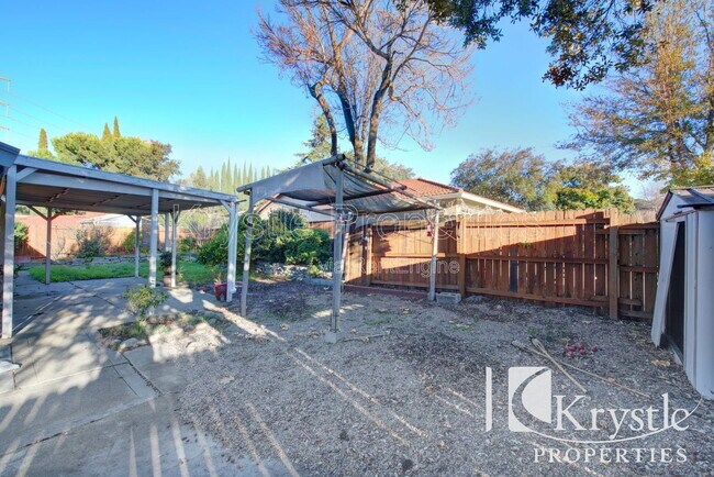 Building Photo - 2 Bridge Ct