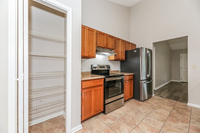 Building Photo - 2115 Center Way