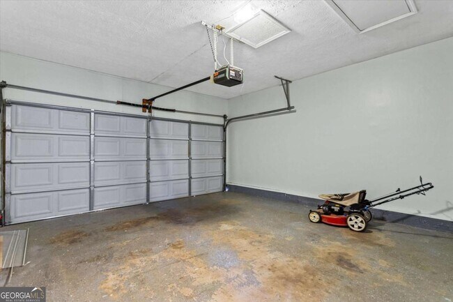 Building Photo - 140 Grayland Creek Dr