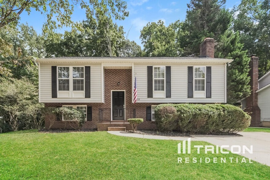 Primary Photo - 2305 Valleyview Dr