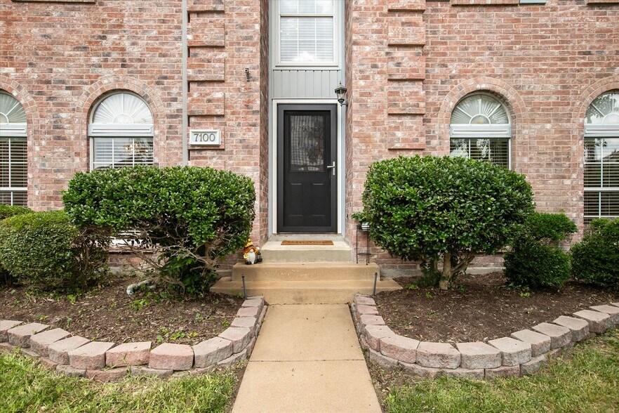 Building Photo - 7100 Amethyst Ln