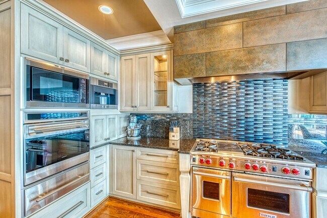 Building Photo - Mercer Island Waterfront Home