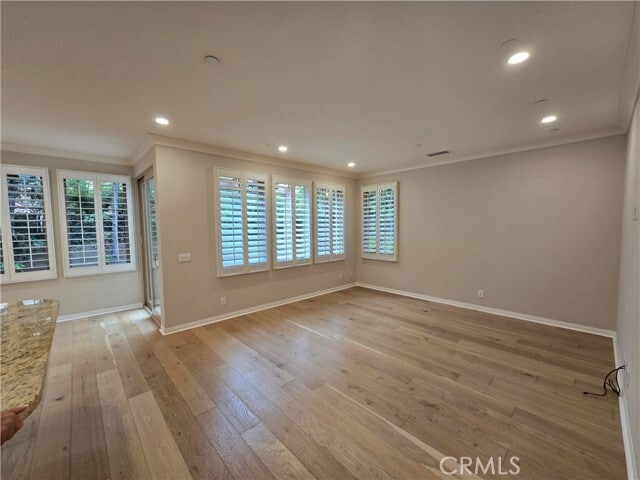 Building Photo - 40 Bianco