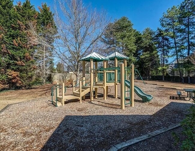 Building Photo - Charming 3BR Home in Johns Creek Georgia!