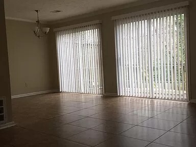 Building Photo - 3811 Meadow Green Ct