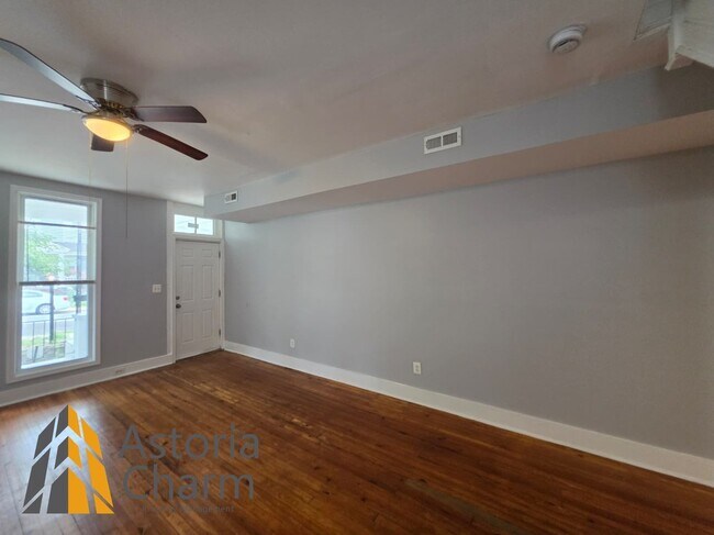 Building Photo - 607 E 41st St