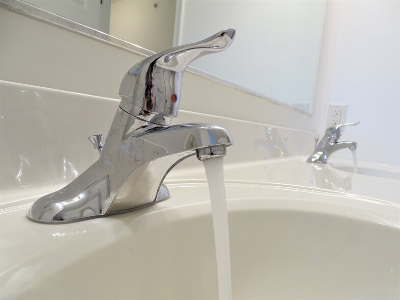 Building Photo - 243 Limestone Dr