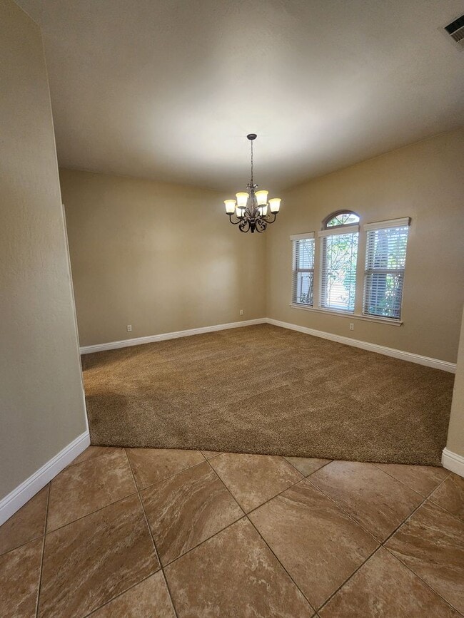 Building Photo - Gorgeous and Spacious 4 Bedroom Home