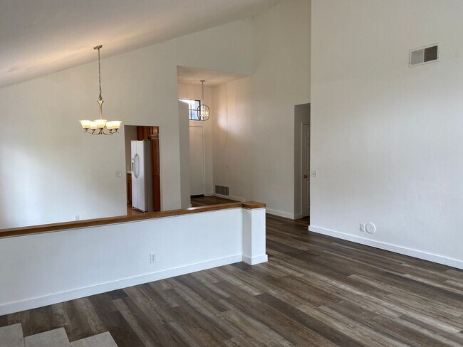 Building Photo - Single Story RSM house with HUGE yard!