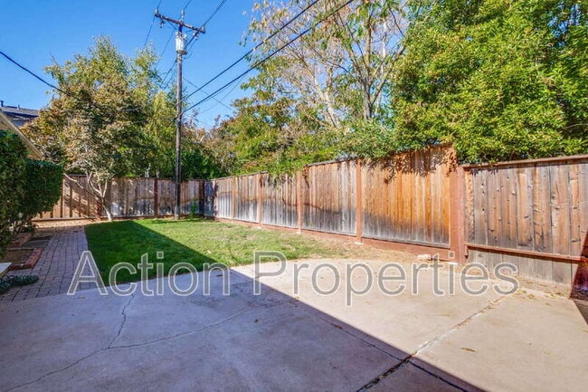 Building Photo - 1034 Tulane Dr