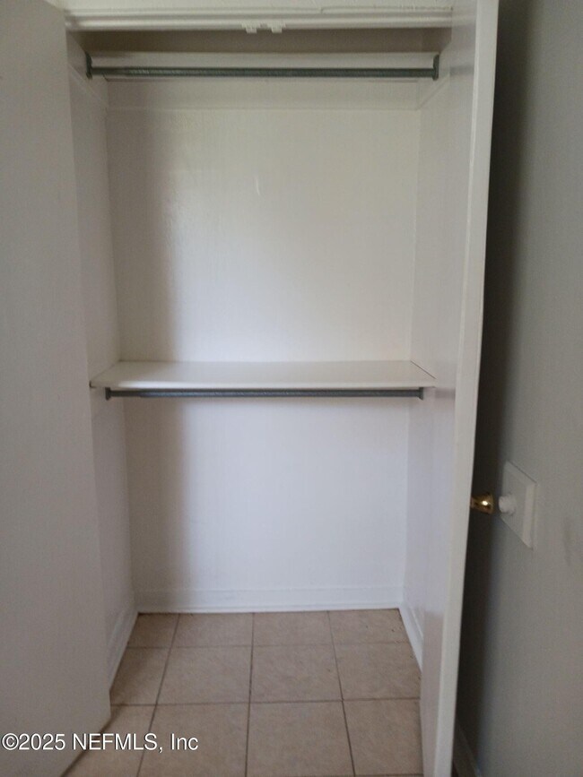 Building Photo - 2102 Brooklyn Rd