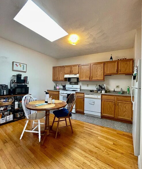 Building Photo - 37 Egremont Rd