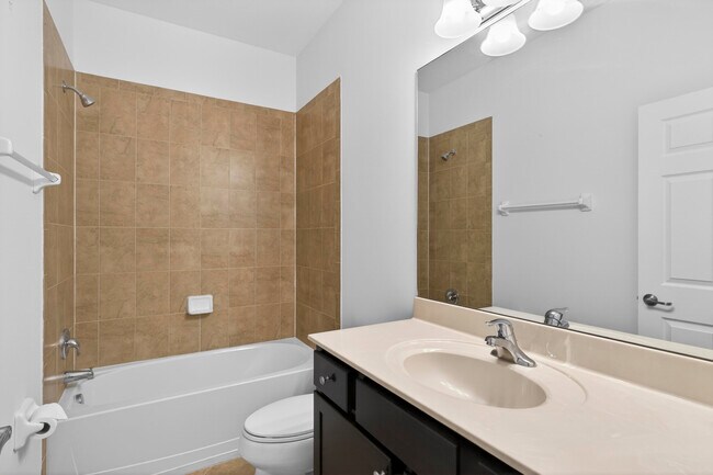 Building Photo - 10384 Wellington Parc Dr