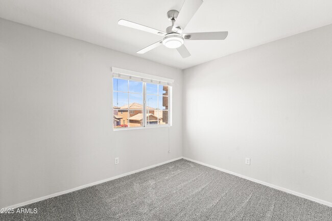 Building Photo - 11215 W Heatherbrae Dr