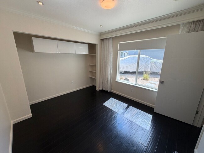 Building Photo - Beautiful Home in Stead!