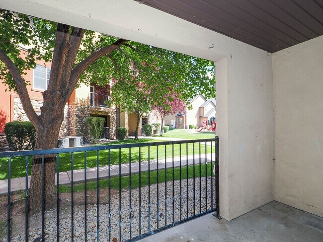 Building Photo - GROUND LEVEL CONDO UNIT