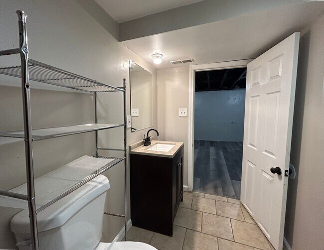 Building Photo - 1337 Odessa Dr