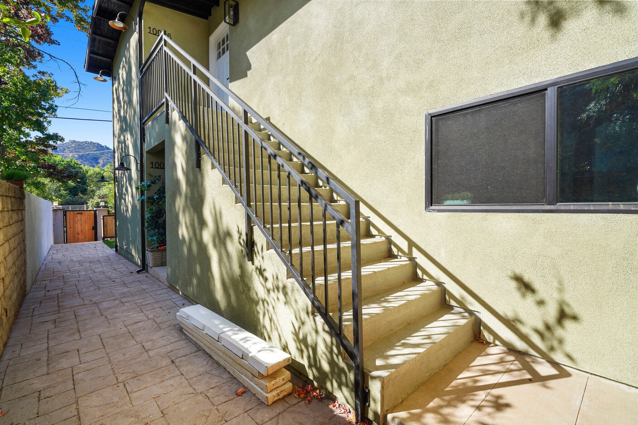 Building Photo - 10028 Shoup Ave