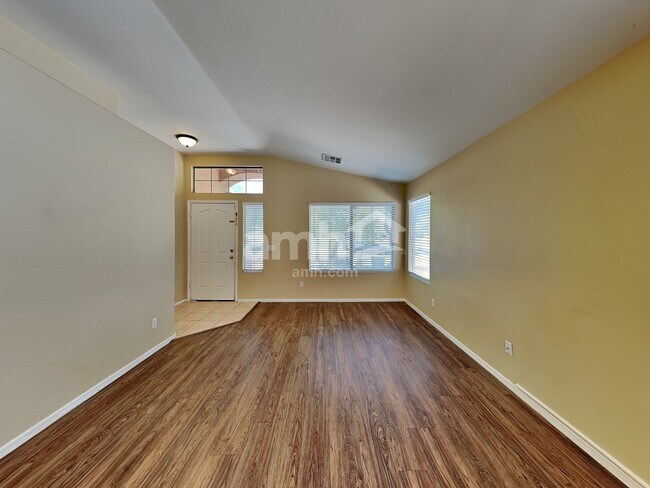 Building Photo - 10027 W Southgate Ave