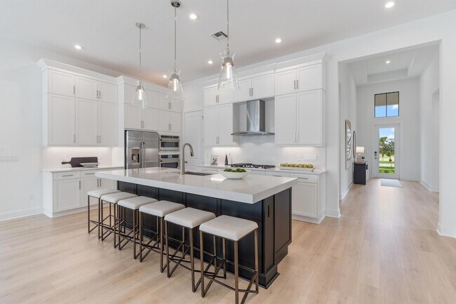 Building Photo - 13621 Le Christine Dr