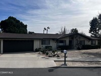 Building Photo - 2623 Avenida Simi