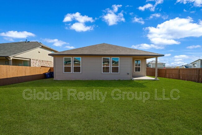 Building Photo - 402 Singing Brk