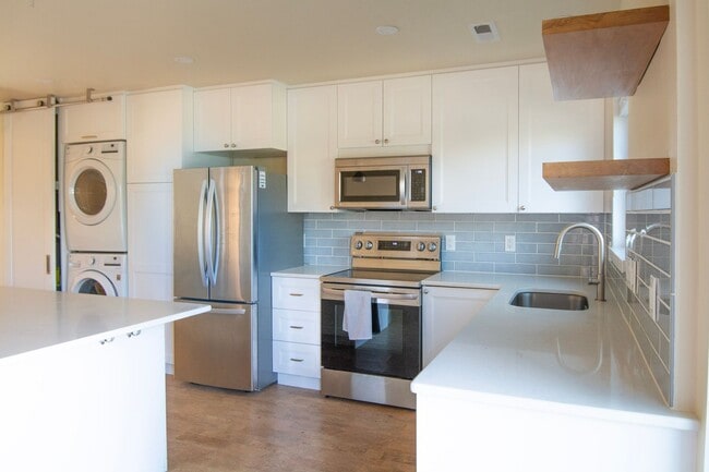 Building Photo - 326 Harvest Dr