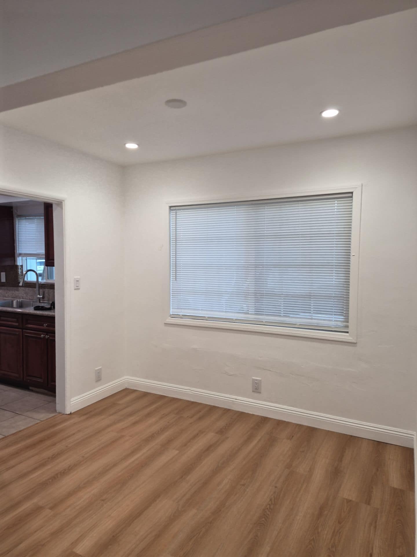 Building Photo - 12902 Borden Ave