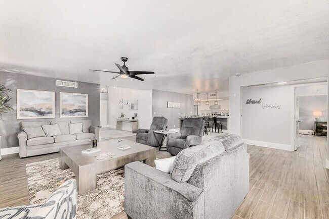 Building Photo - Total remodel in Santa Fe in McCormick Ranch