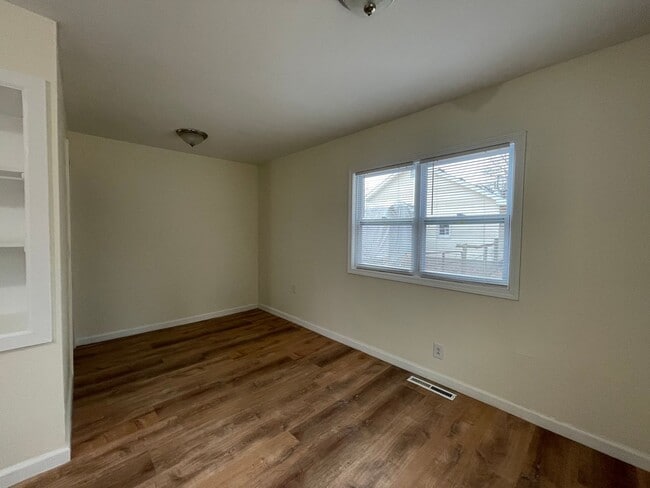 Building Photo - Three Bedroom Home in Vicksburg