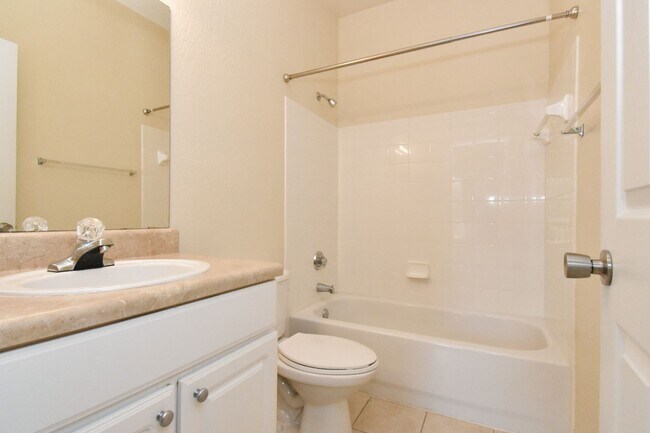 Building Photo - Spacious 2BR/2.5BA Condo in Gated Community w/ Resort-Style Amenities!