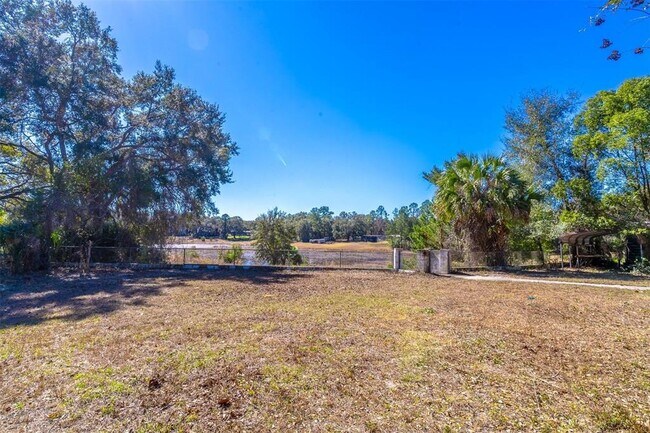 Building Photo - 16880 SE 63rd Ln