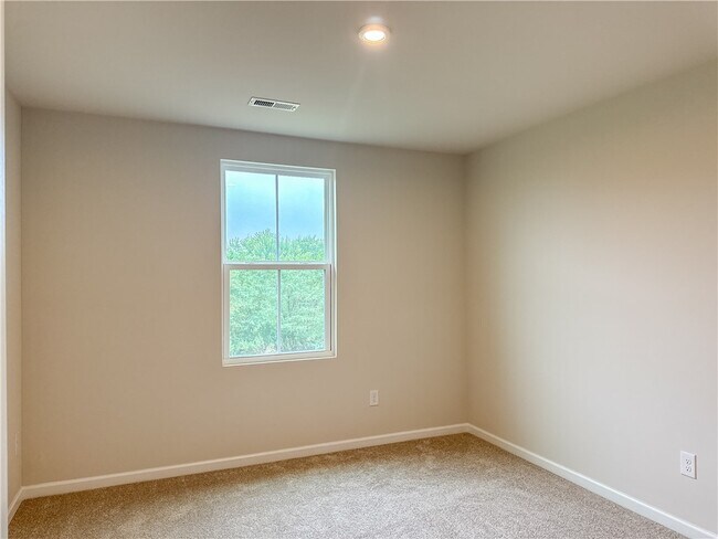 Building Photo - 16 Trailhead Rd